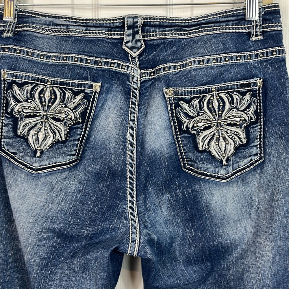 Reba denim jeans size 14. Studs around pockets. Embroidered pockets. 95 cotton - Picture 5 of 7